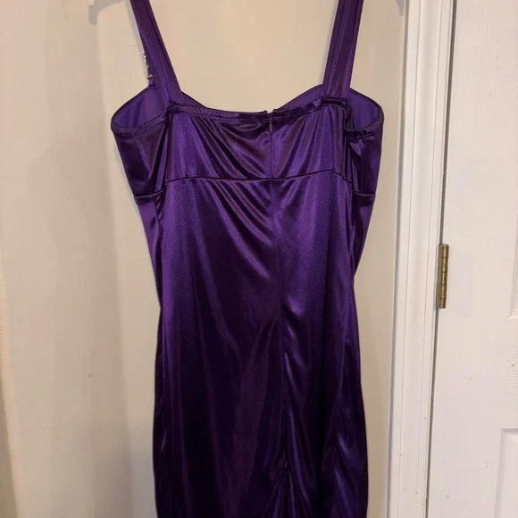 Cute little purple dress - Picture 2 of 4